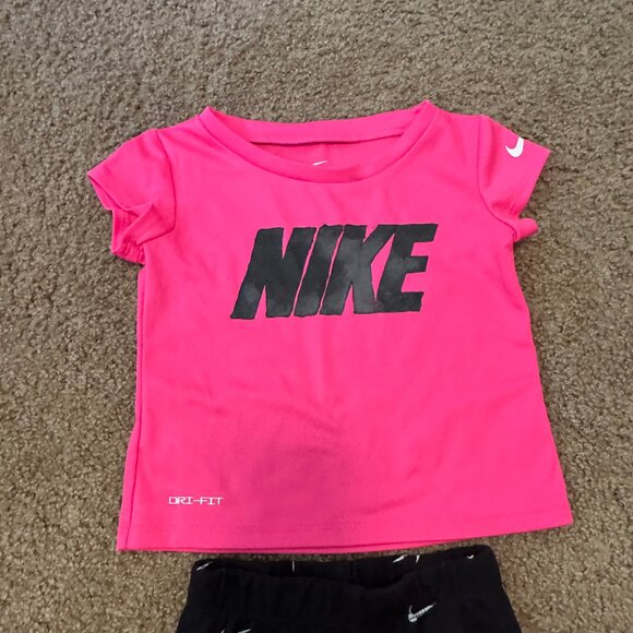 Nike Girls Outfit - Size 18 Months - Picture 2 of 4